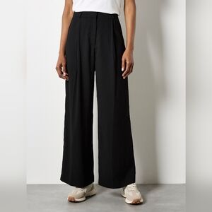 Pleat Wide Leg Trouser